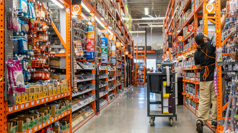 5 Home Depot Tools That You Might Want To Keep In Your Car