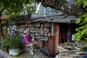 philippine ‘library home’ stacked with books to inspire reading