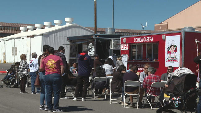 El Paso unleashes monthly farmer's fiesta: Fresh produce, mariachis ...