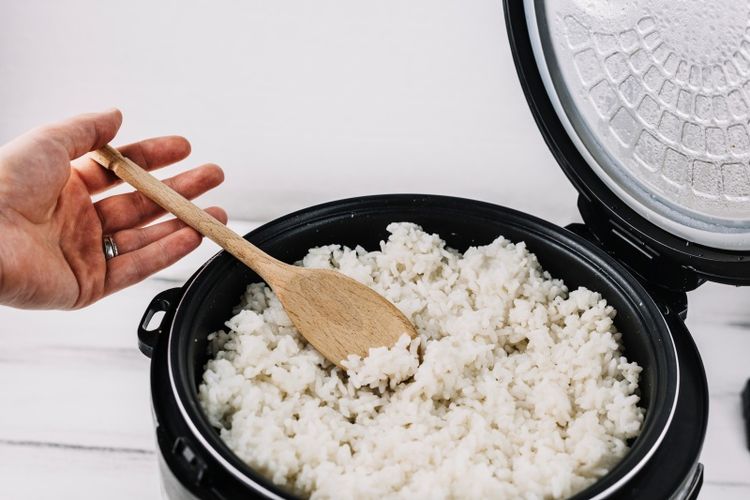 memanaskan ulang nasi yang dingin, aman atau tidak untuk kesehatan?