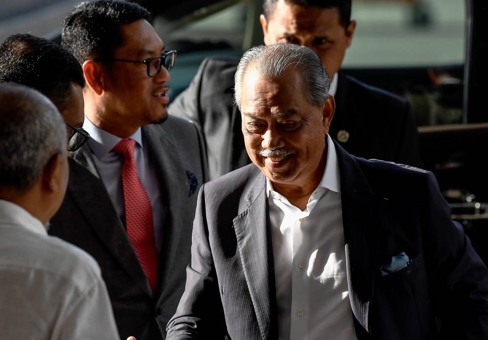 prosecution objects to muhyiddin's application to postpone abuse of position case