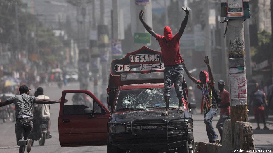 haiti declara emergência após fugas em massa de presos