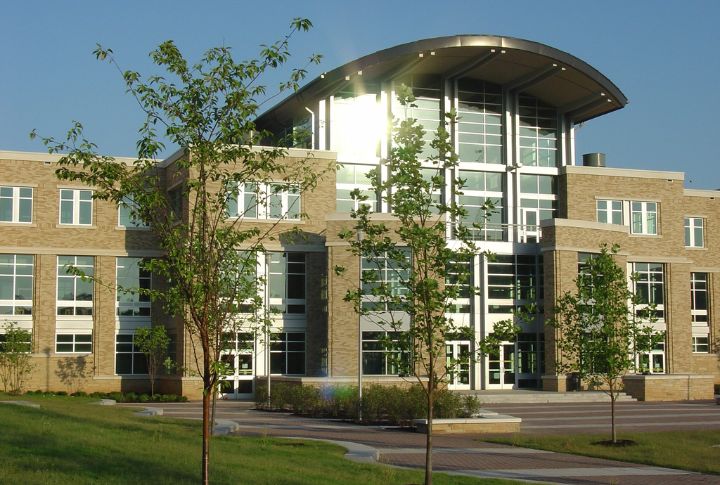 <p>Arkansas State University’s Jonesboro School of Nursing provides multiple nursing programs, spanning BSN to DNP degrees. Emphasizing critical thinking and compassionate care prepares students for successful nursing careers. It tackles Arkansas Delta’s unique healthcare challenges with a rural health focus, fostering graduates esteemed for clinical excellence in varied healthcare settings.</p>