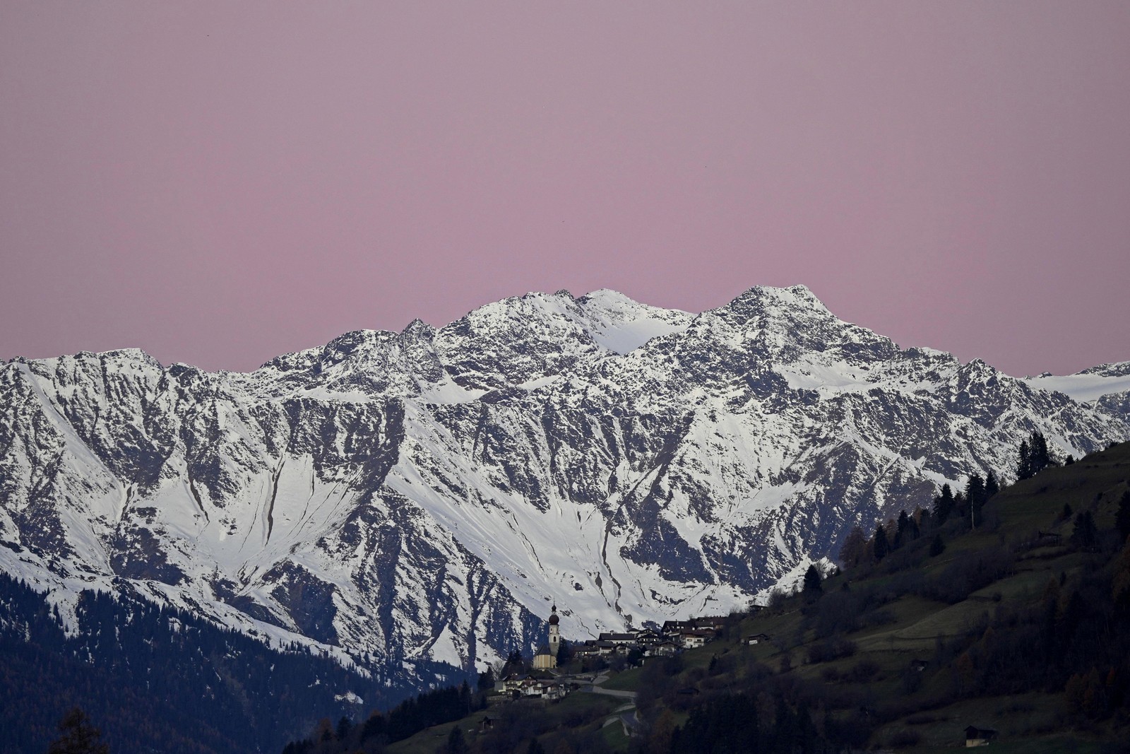ιταλία: χιλιάδες αποκλεισμένοι από χιονοστιβάδες στις άλπεις