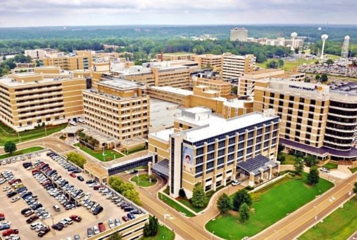 <p>The School of Nursing at the University of Mississippi Medical Center in Jackson has a range of programs on primary care, health disparities, and rural health. As part of Mississippi’s only academic health science center, the school provides students with extensive clinical training opportunities in competitive settings.</p>