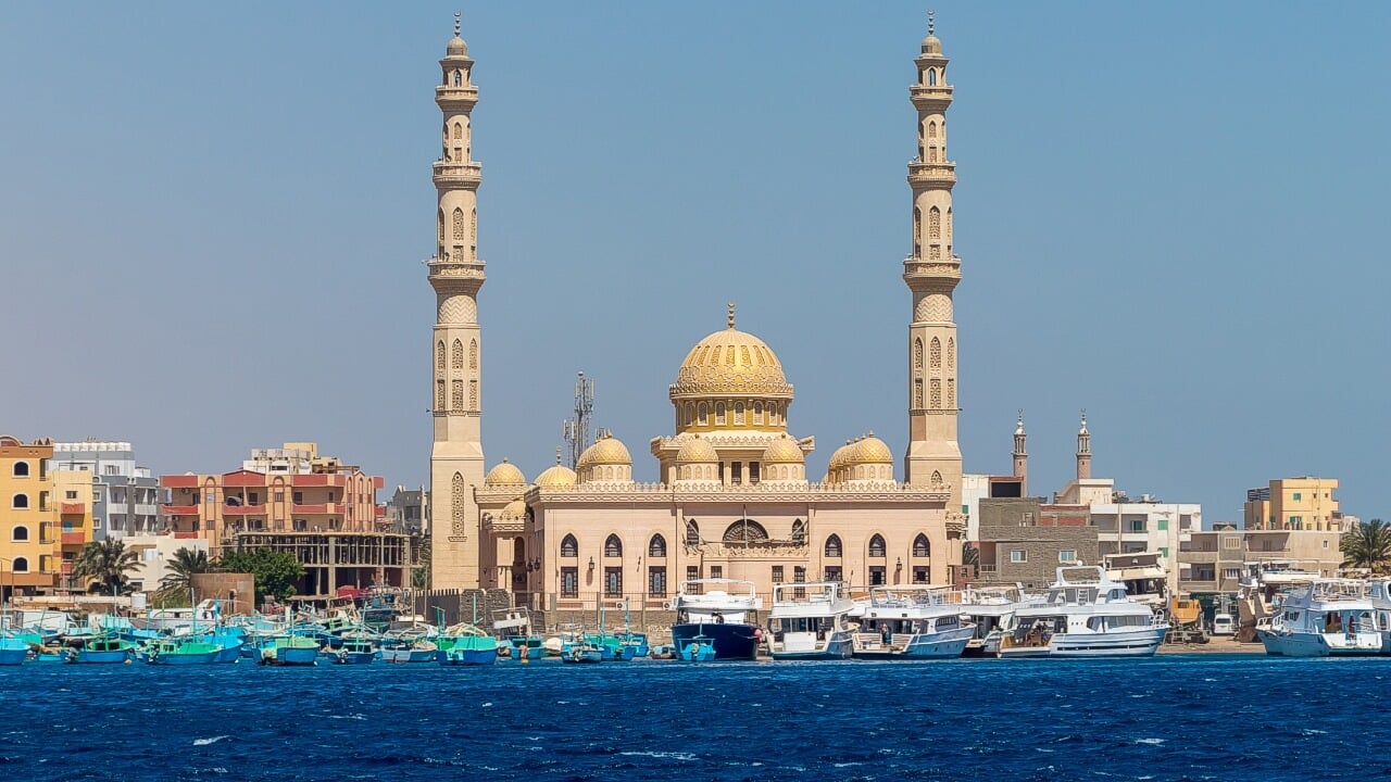 <p>This is one of the top attractions in Hurghada, located in the center of the old town. It’s right by the sea, giving the visitors an unforgettable panoramic view.</p>