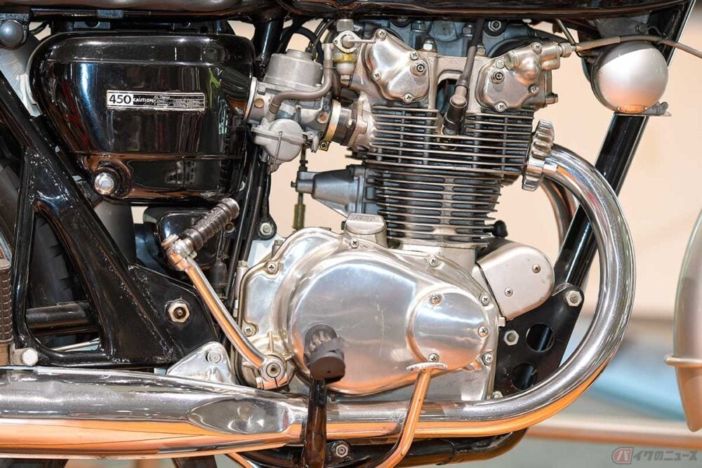 量産市販バイクとしては世界初!! dohcエンジン搭載のホンダ「ドリームcb450」とは？