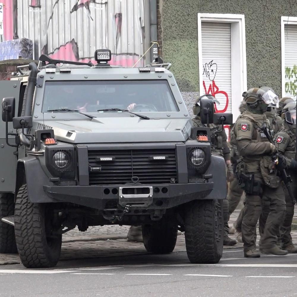 Diesen Panzerwagen Wird Berlin Jetzt Häufiger Sehen: Polizei Stimmt ...