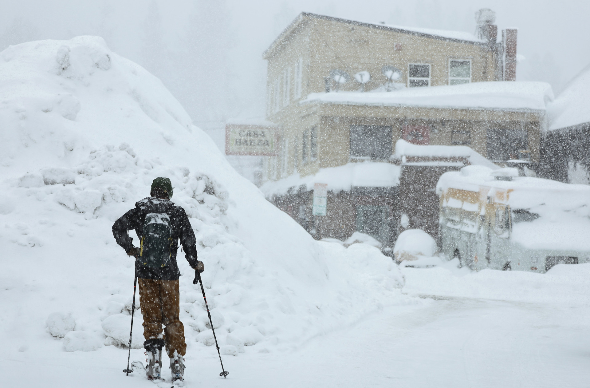 Snow storm hits the Western US the blizzard in California and Nevada