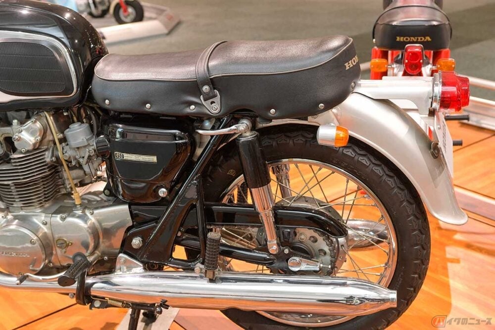 量産市販バイクとしては世界初!! dohcエンジン搭載のホンダ「ドリームcb450」とは？