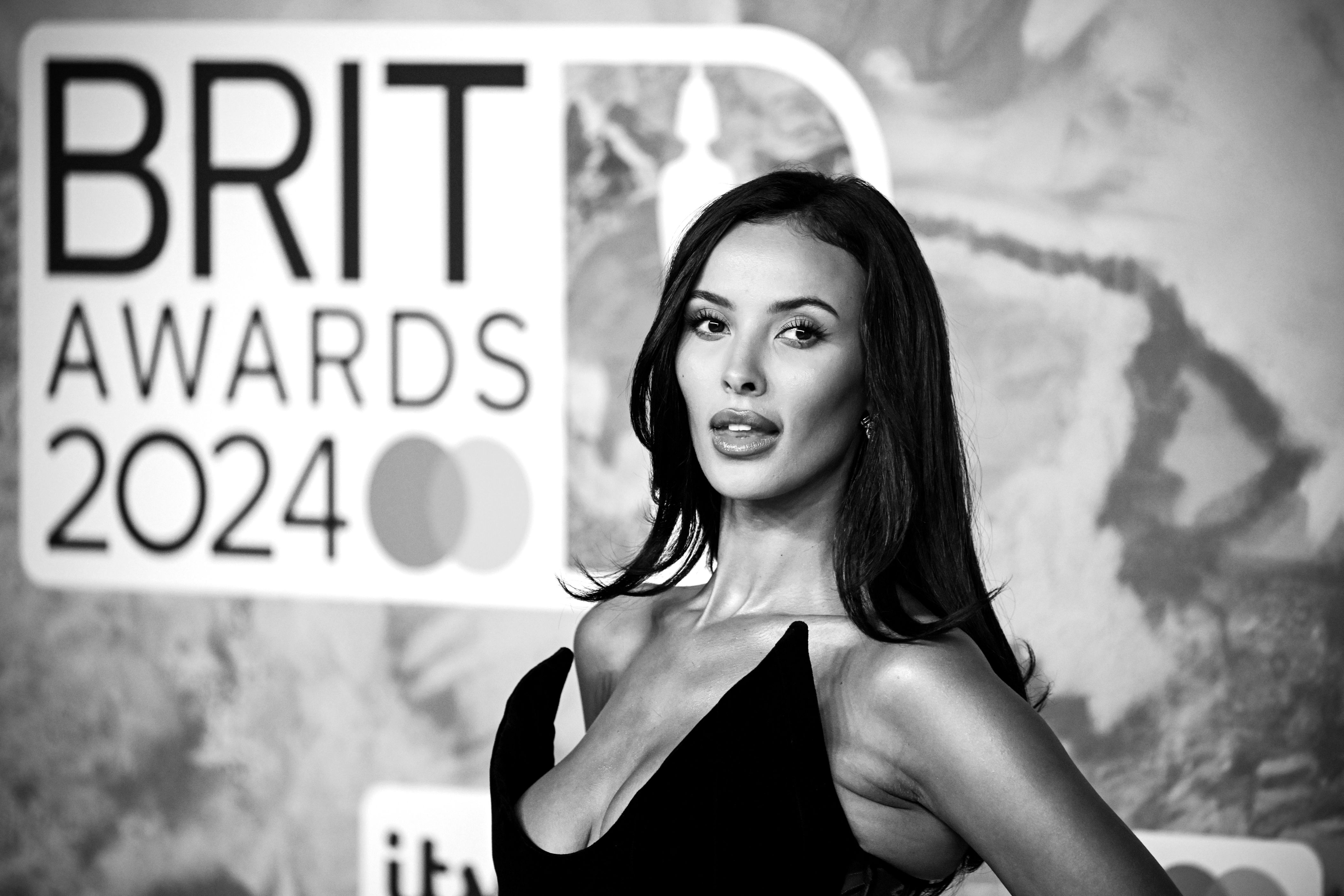 british singer-songwriter raye makes history at the 2024 brit awards
