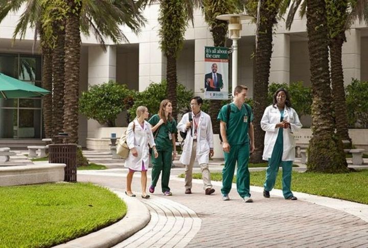 <p>In Coral Gables, the University of Miami School of Nursing and Health Studies provides nursing programs spanning BSN to DNP and PhD degrees. Well-known for pioneering research in health disparities, HIV/AIDS, and family health, it guarantees its students advanced clinical simulations and global health experiences.  </p>