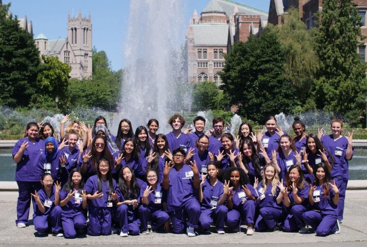 <p>The University of Washington School of Nursing in Seattle excels in nursing education, research, and practice with BSN, MSN, DNP, and PhD programs. It stands out in public health, community health, and health informatics, fostering innovation and excellence. Graduates are equipped to enhance healthcare systems and patient outcomes worldwide.</p>