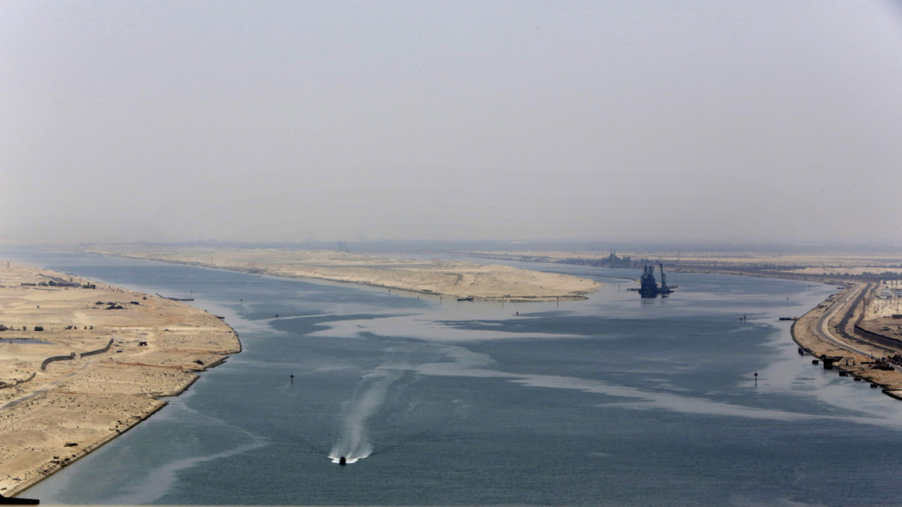 διώρυγα σουέζ: ο επικεφαλής της λέει ότι η αίγυπτος μελετά την περαιτέρω επέκταση της υδάτινης οδού