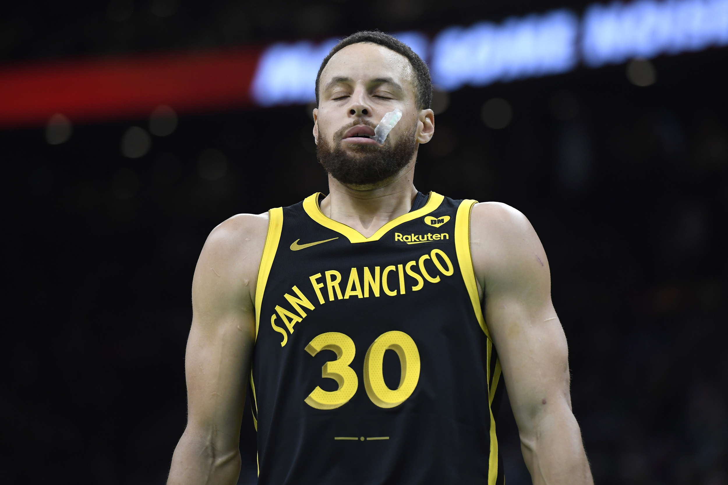 stephen curry: it was ‘joint decision’ between players, coaches to leave jaylen brown open from 3