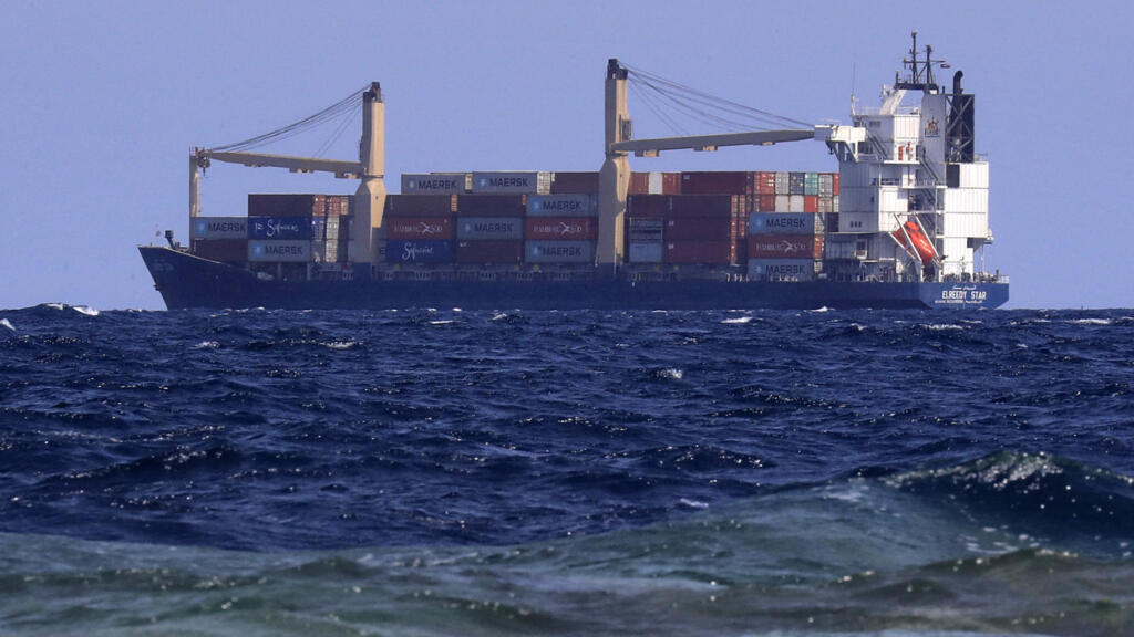 mer rouge: un porte-conteneurs libérien pris pour cible au large du yémen