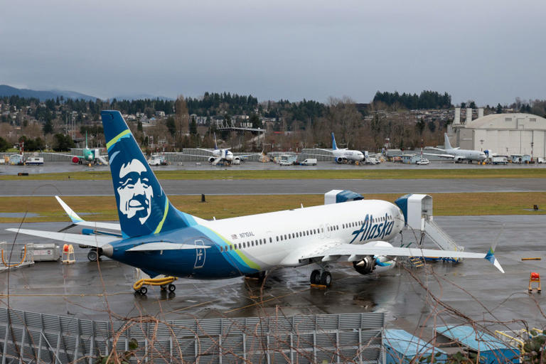 Passengers Sue Alaska Airlines & Boeing After Mid-Air Door Blast