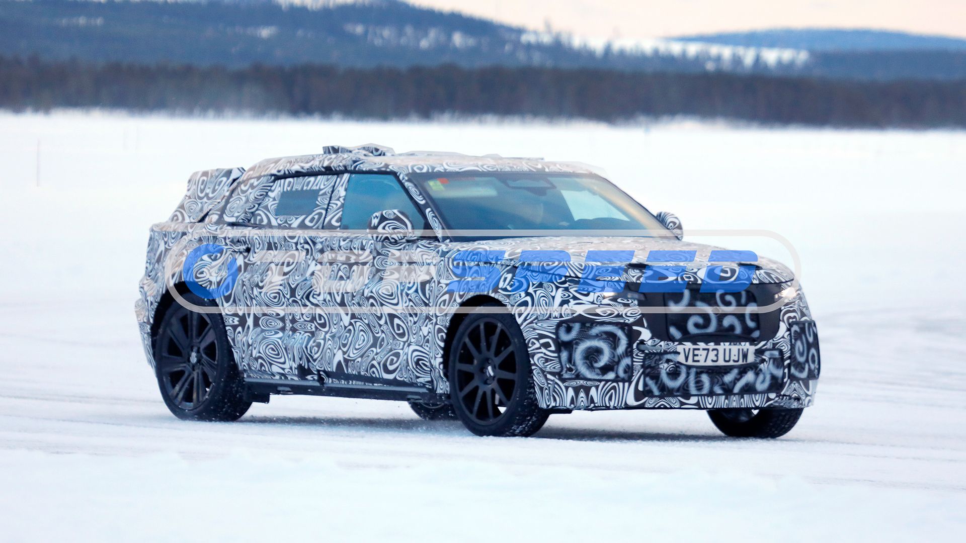 Photo Gallery First Spy Shots Reveal The 2025 Land Rover Electric SUV
