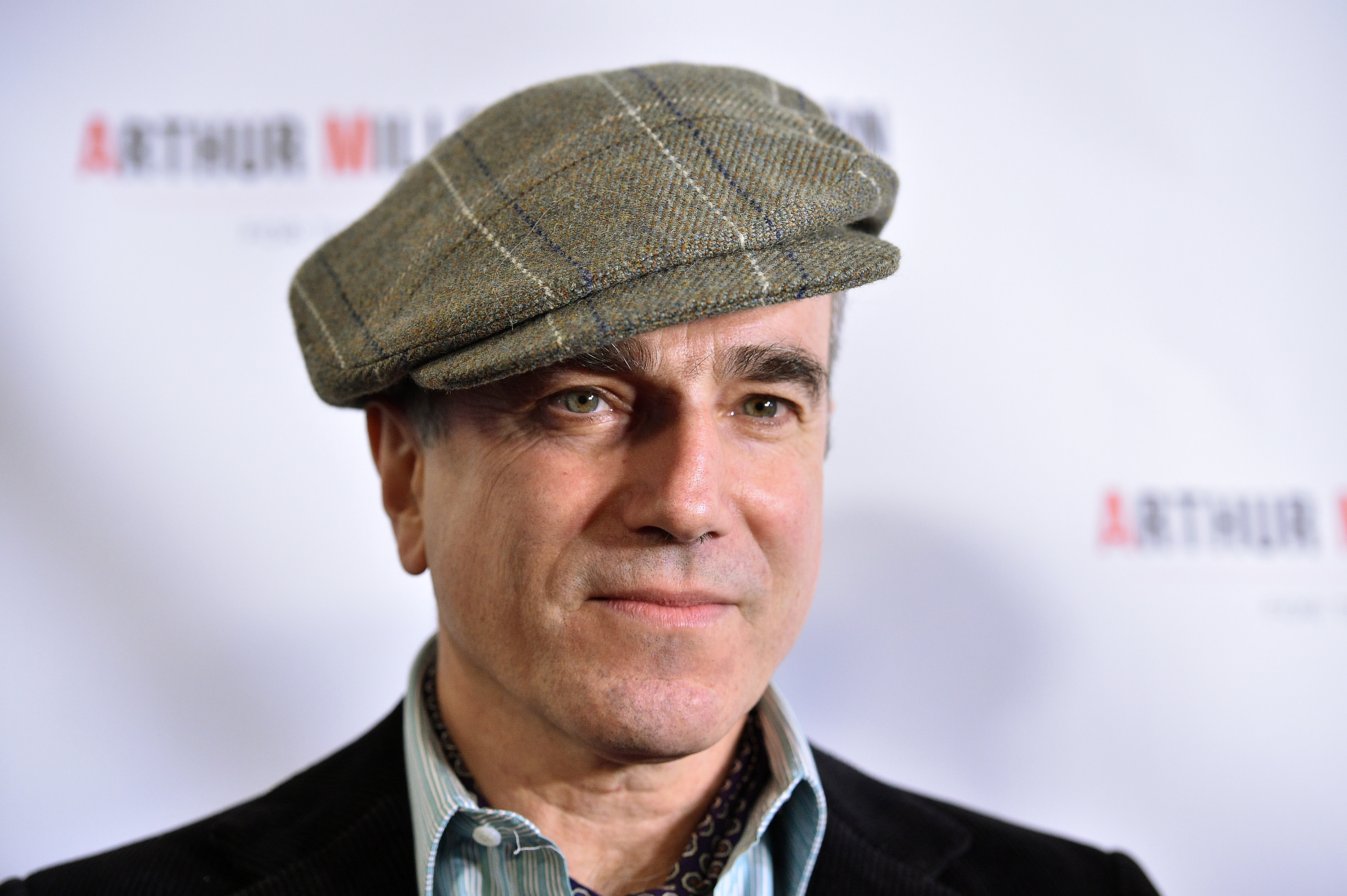 daniel day-lewis ‘says he's done' with acting: ‘he opens up the streamers and there's 7,000 choices, none of them good'