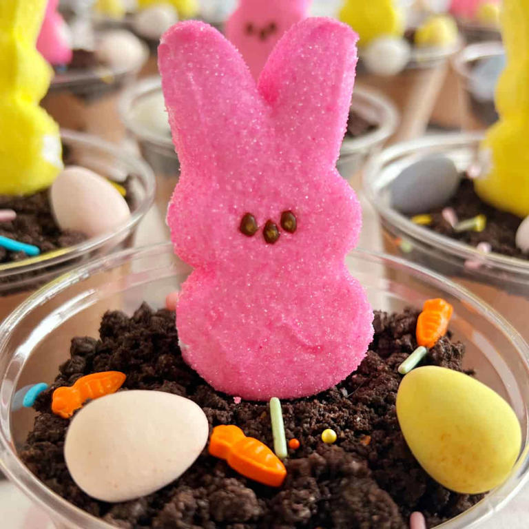 Easter Dirt Cups (Easy Recipe with Pudding and Peeps)