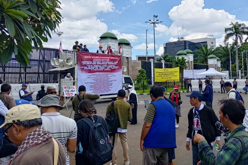 Ribuan Polisi Bersiaga Di DPR, Kawal Demo Hak Angket Hingga Pemakzulan ...