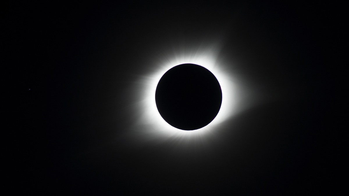 What is Total Solar Eclipse that will make the Sun disappear in April?