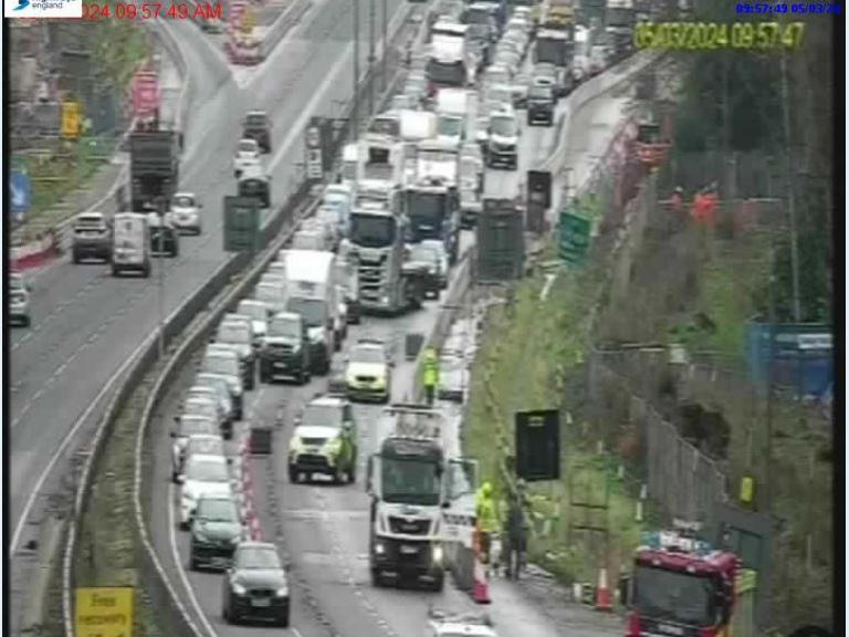 A3 closure Carriageway between Cobham and M25 in Surrey closed