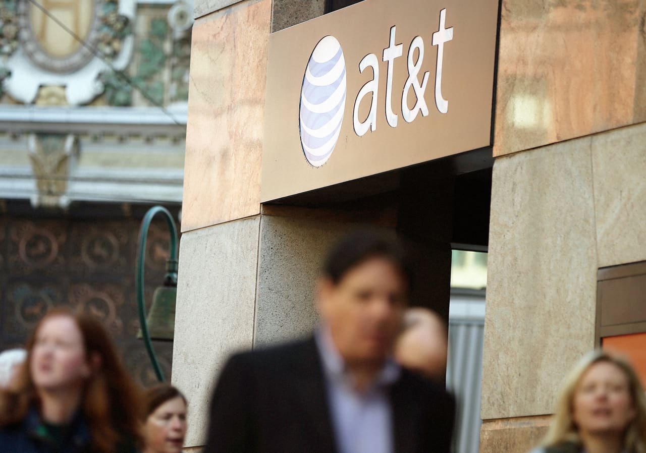 AT&T Stock Is Rising As Analyst Makes Case For Buying Now