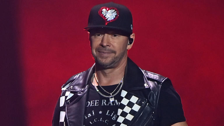 Donnie Wahlberg on stage