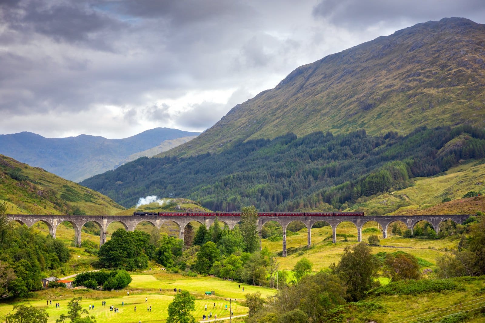 <p>Travel through Scotland’s rugged mountains and serene lochs from Glasgow to Mallaig.</p>