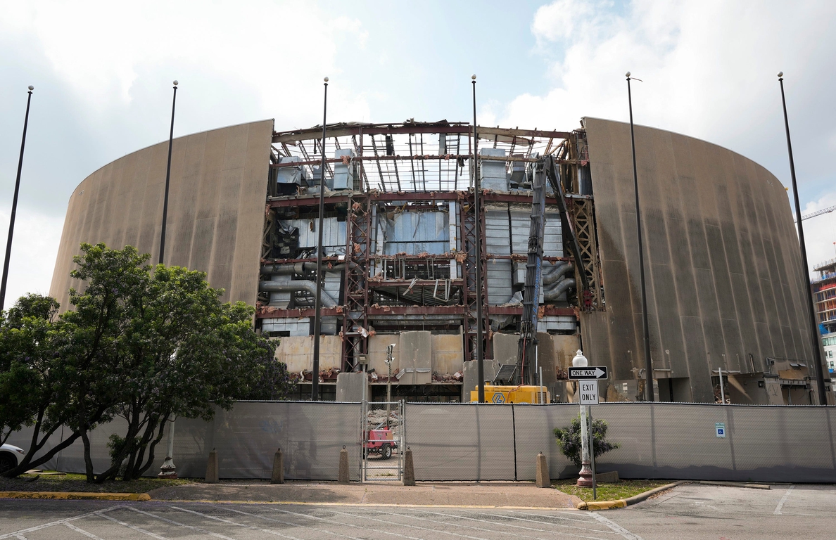 Photos: Demolition of legendary Texas arena continues