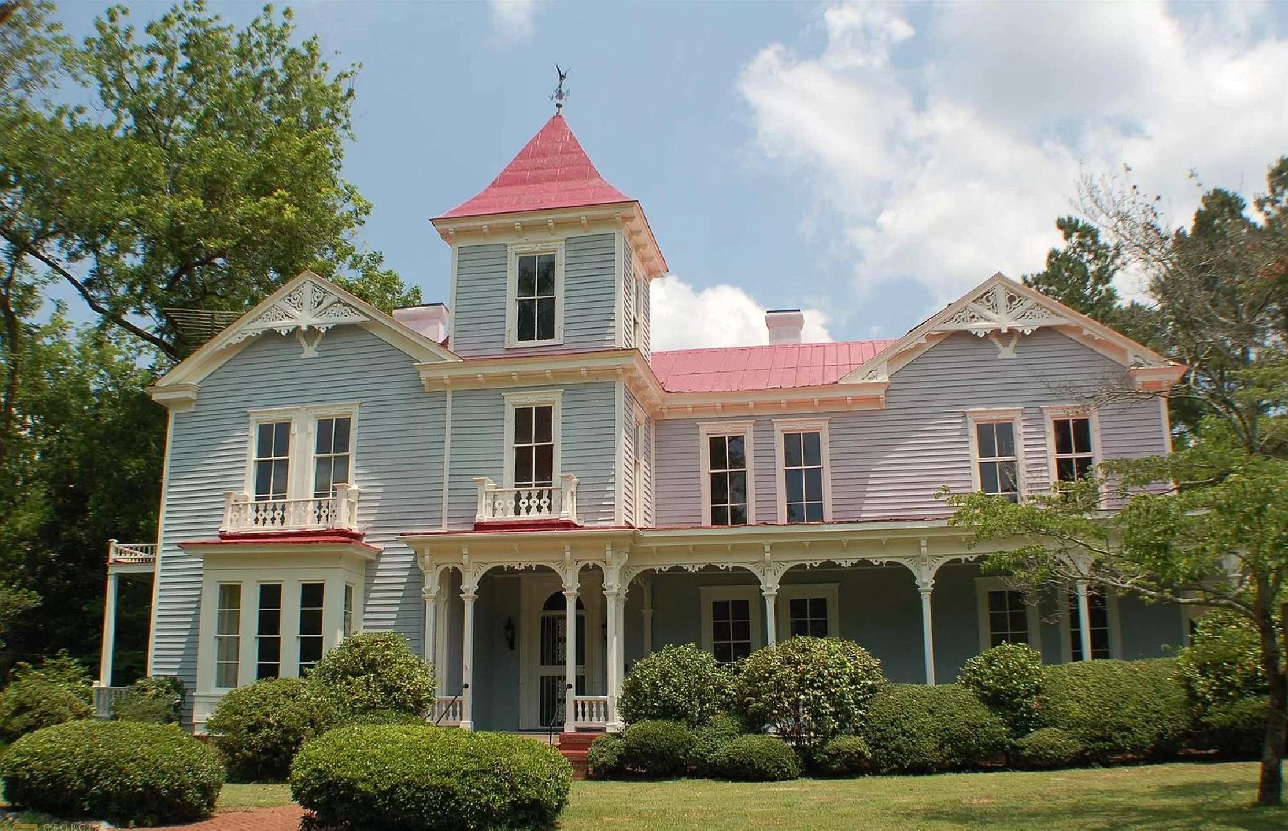 12 Of America's Most Historic Homes Could Soon Be Lost Forever