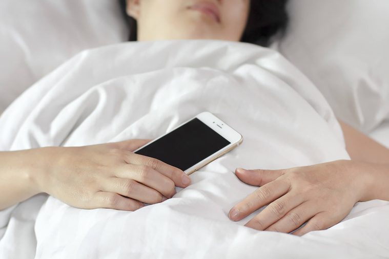 07_Tech_Things-Sleep-Doctors-Never-Do-During-Daylight-Savings_318873953_Toa55