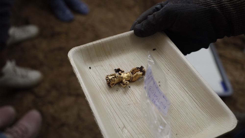 1,200-year-old lord's tomb laden with gold unearthed in panama