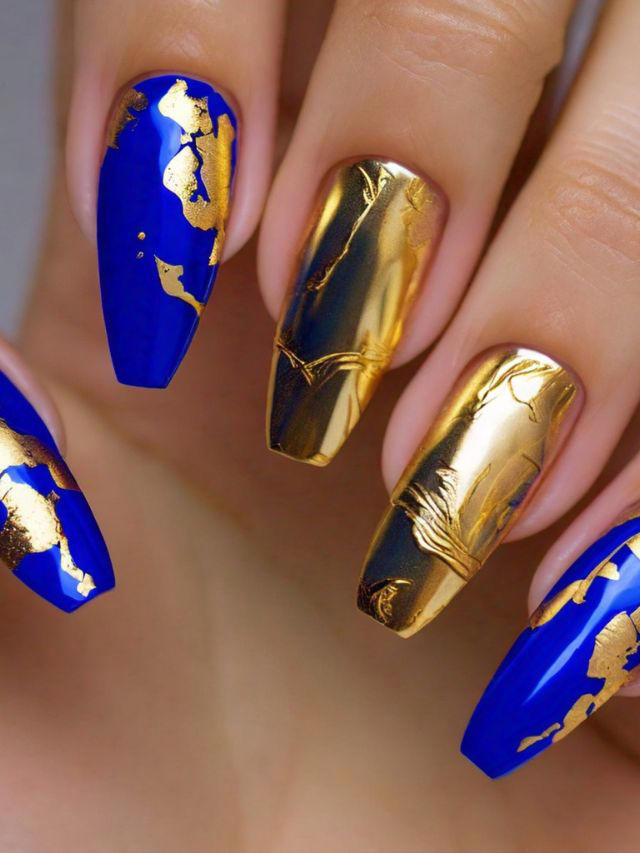 75+ Royal Blue And Gold Nail Ideas