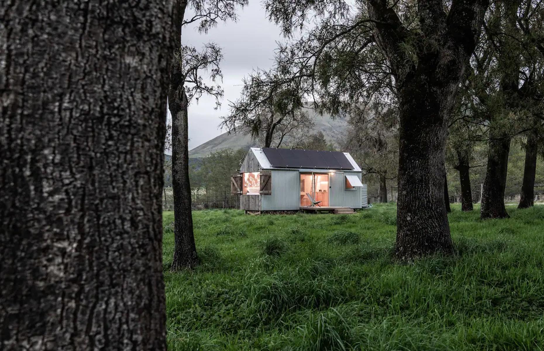 <p>This award-winning tiny home in Canterbury, New Zealand is 100% off-grid and just as beautiful. Designed by the team at <a href="https://www.studiowell.co.nz/">Studio Well Architecture</a>, the property incorporates locally sourced materials and simplistic design, but that doesn't stop it from being utterly dreamy.</p>