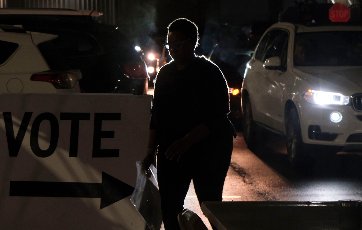 Police Watch Over USB Drives: Super Tuesday Voting In Alabama