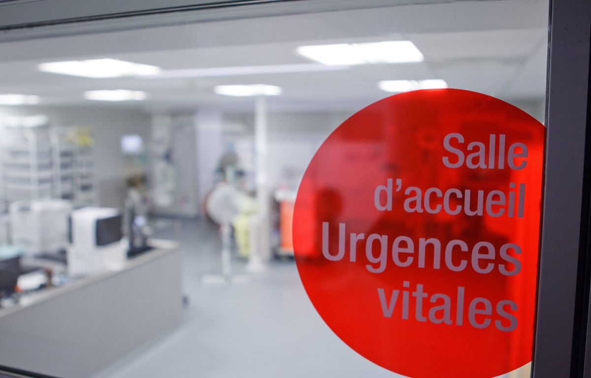 bretagne : a guingamp, 1.200 personnes manifestent pour défendre les hôpitaux