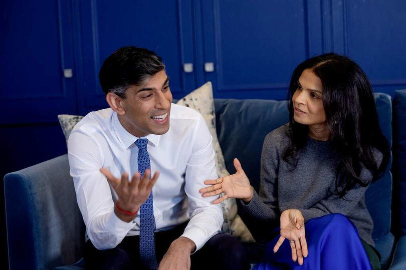 rishi sunak's mortifying gaffes from contactless fail to grovelling sambas apology