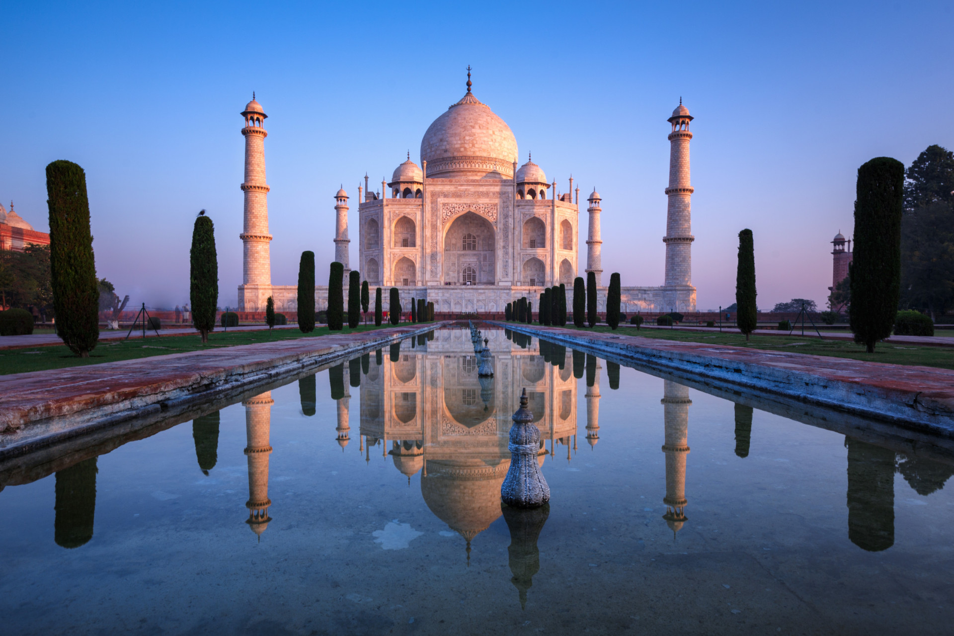 <p>En raison de la pollution et des dégradations causées par les touristes, certains scientifiques ont bien peur que ce célèbre monument ne tombe en ruines.</p><p><a href="https://www.msn.com/fr-fr/community/channel/vid-7xx8mnucu55yw63we9va2gwr7uihbxwc68fxqp25x6tg4ftibpra?cvid=94631541bc0f4f89bfd59158d696ad7e">Suivez-nous et accédez tous les jours à du contenu exclusif</a></p>