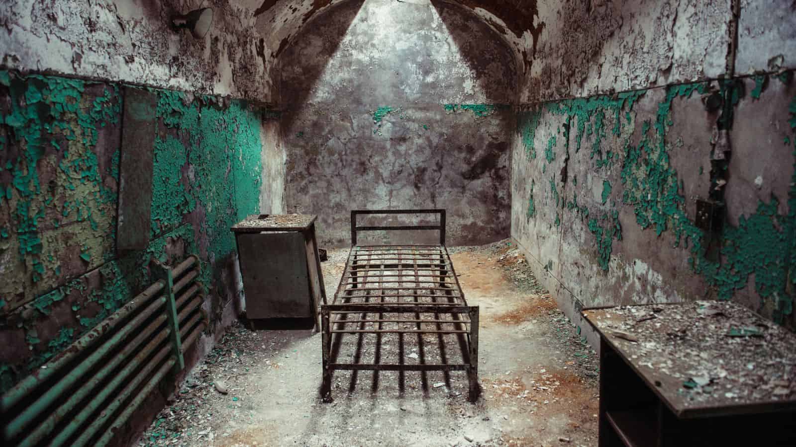 <p><span>Al Capone’s luxury suite comes with whispers of past inmates and echoing footsteps included in the price of admission. </span></p><p><span>Phantoms don’t pay rent, but they certainly do linger like awkward guests. If you listen carefully, you’ll swear you can hear the clink of ghostly shackles down the corridor.</span></p>