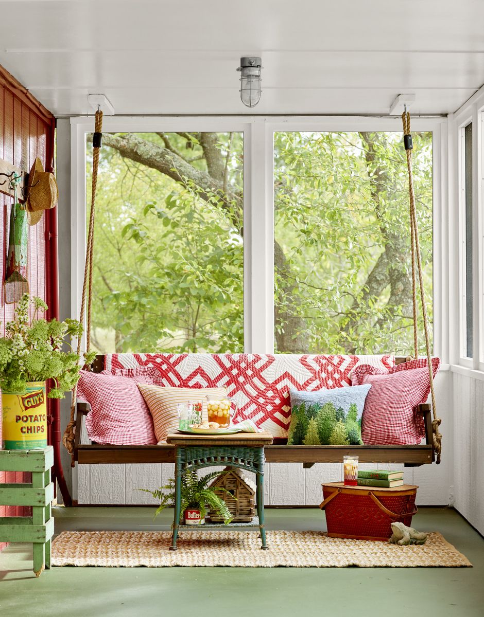 19 Screened-In Porch Ideas to Inspire You Any Time of Year