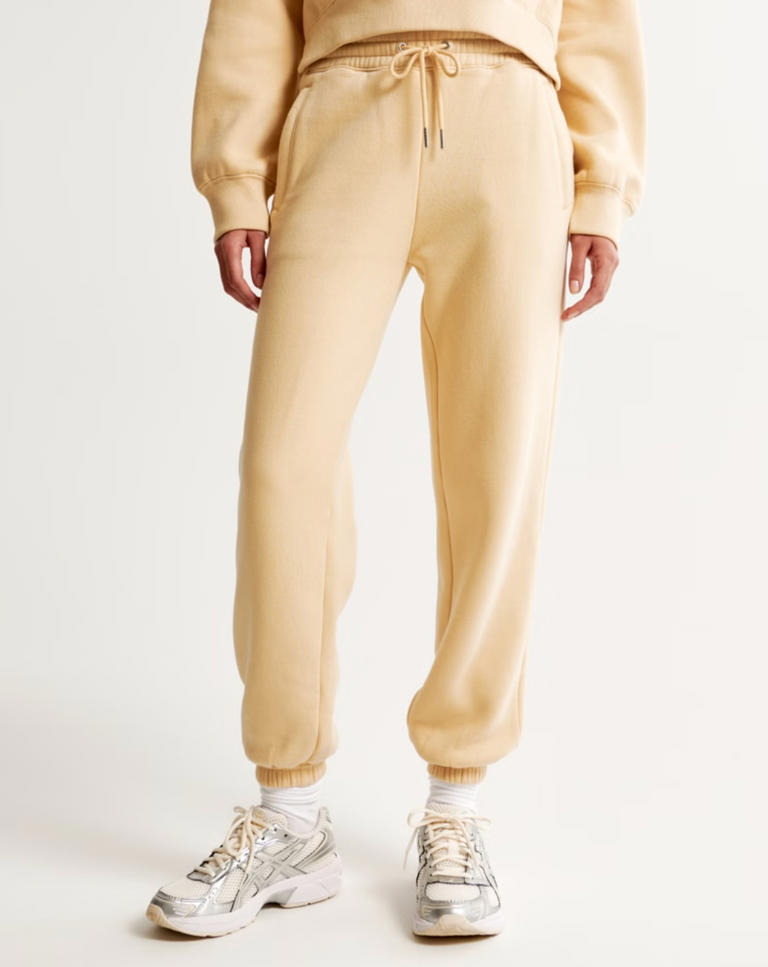 These ‘Soft & Comfortable' Sweatpants Are 40% Off at Abercrombie ...