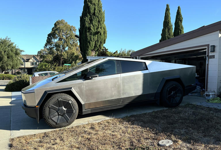 Tesla Cybertruck driver ignores signs, gets stuck on California beach