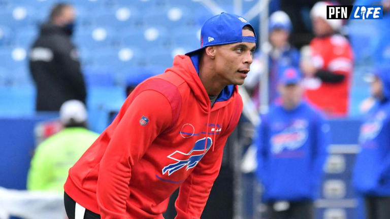 Buffalo Bills free safety Jordan Poyer warms up before a game against the Miami Dolphins at Highmark Stadium.