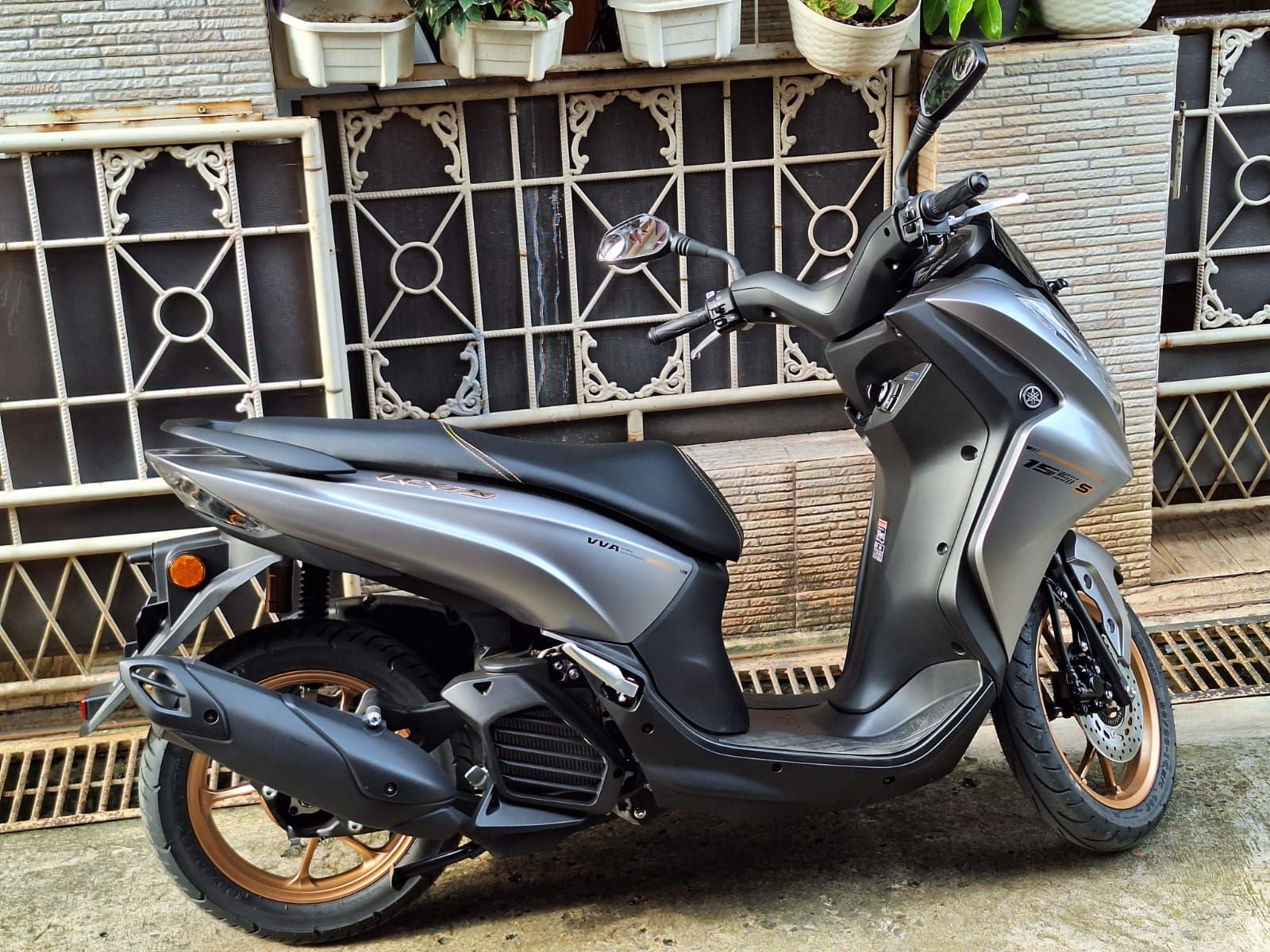 Lagi Tren Repaint Body Motor Warna Satin, Doff Tapi Mengkilap!