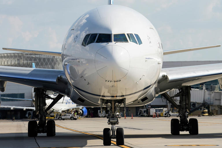 United flight headed for Florida makes emergency stop in Houston