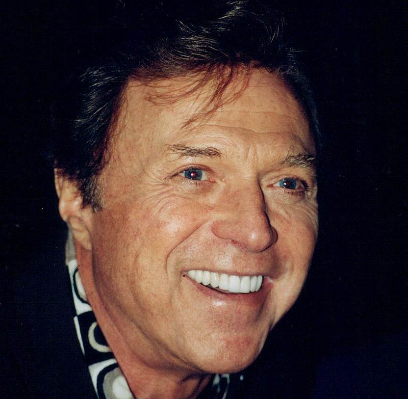 American singer, comedian and actor. He was best known for being part of the duo "Steve and Eydie" with his wife Eydie Gormé. Lawrence had a successful career in music, with hits like "Go Away Little Girl," "Pretty Blue Eyes," and "Footsteps." He also appeared in various TV shows ("The Nanny"), movies ("The Blues Brothers"), and Broadway productions. He passed away in Los Angeles at the age of 88 from complications due to Alzheimer's disease.