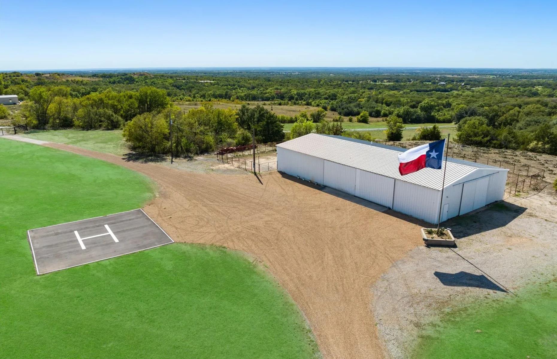 See 11 Amazing Homes The SuperRich Love To Fly In To