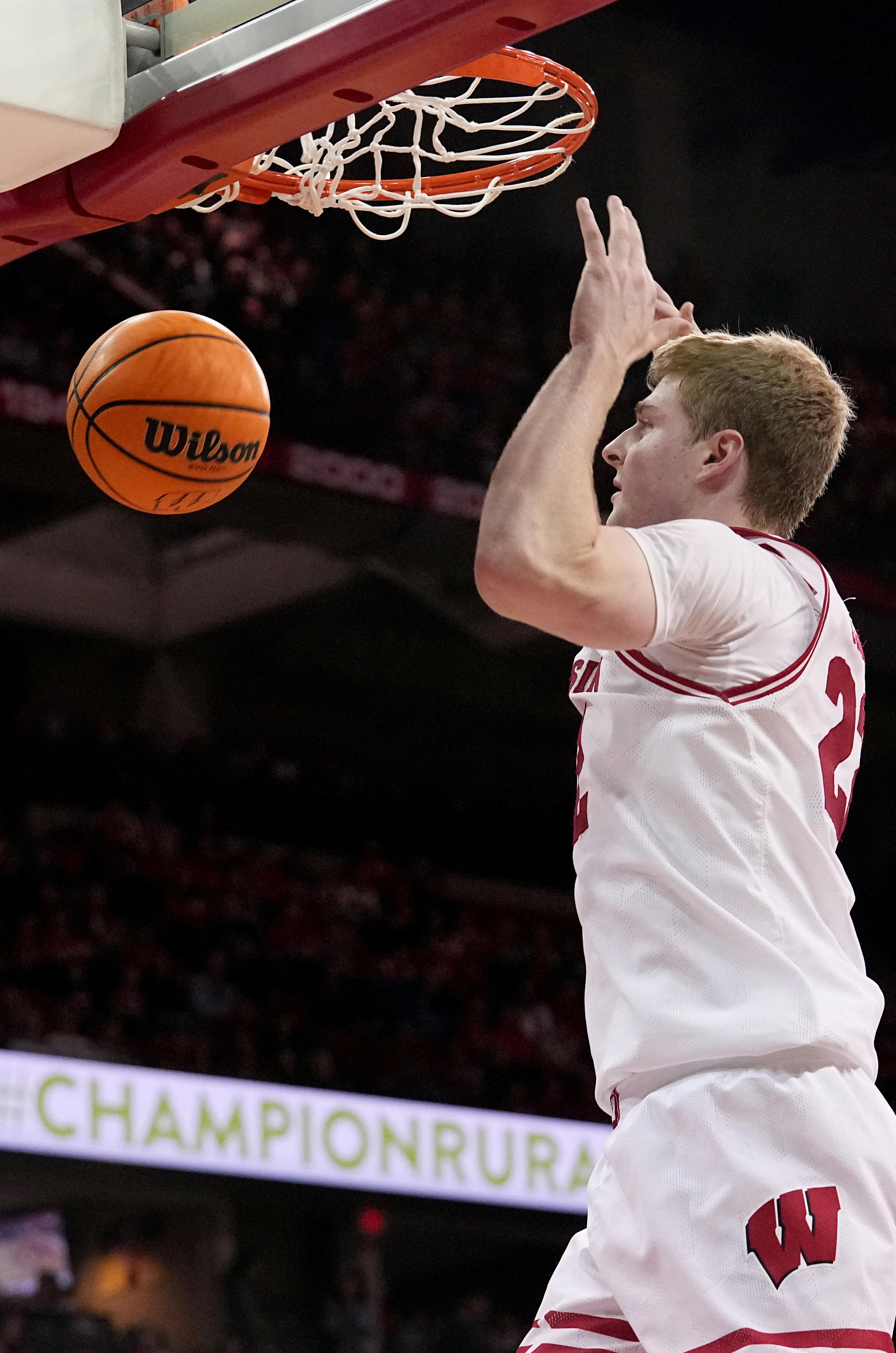 Badgers Looking For More Scoring From Steven Crowl, Markus Ilver